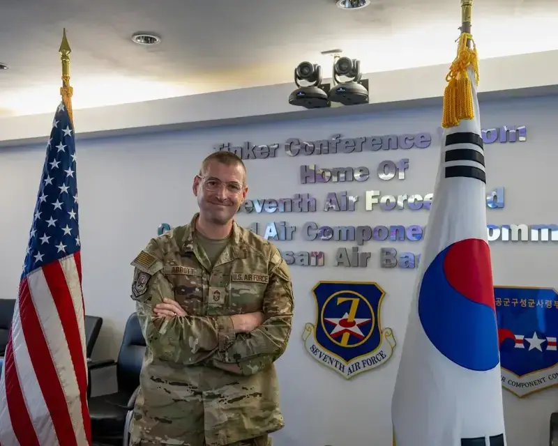 주한미군, DMZ 투어 버스 전복되자 직접 구조의 내용을 보여주는 이미지 관련 이미지 9