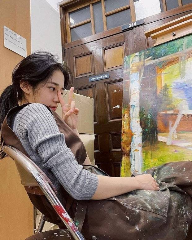 이대 서양화 전공한 노윤서 그림의 내용을 보여주는 이미지 관련 이미지 2