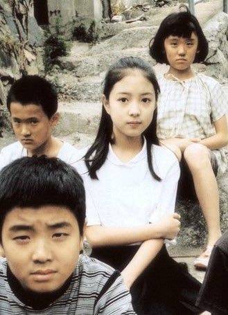 너무 예뻐서 유괴당할까봐 부모님이 데뷔시켰다는 이세영의 내용을 보여주는 이미지 관련 이미지 4