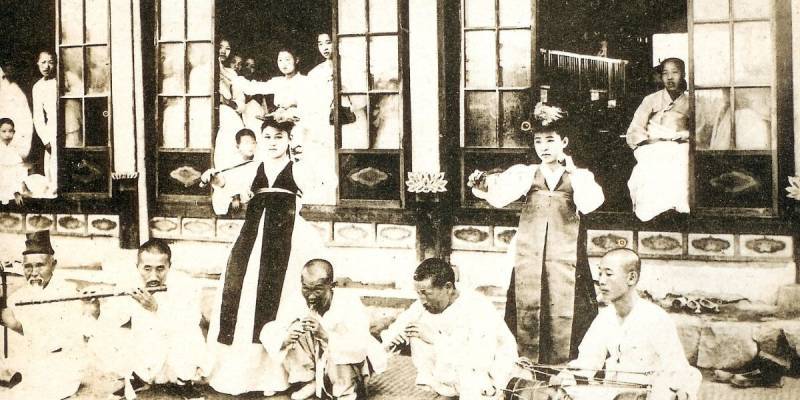 조선시대 기생의 몸단장의 내용을 보여주는 이미지 관련 이미지 13