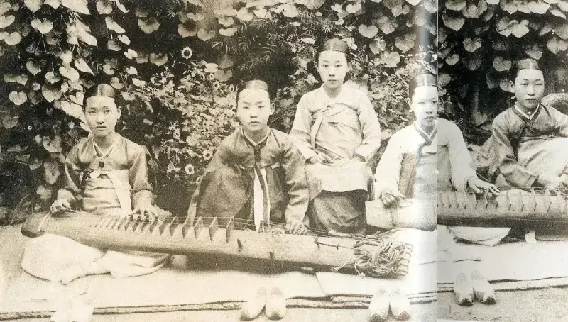 조선시대 기생의 몸단장의 내용을 보여주는 이미지 관련 이미지 14