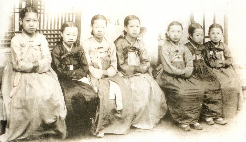 조선시대 기생의 몸단장의 내용을 보여주는 이미지 관련 이미지 18