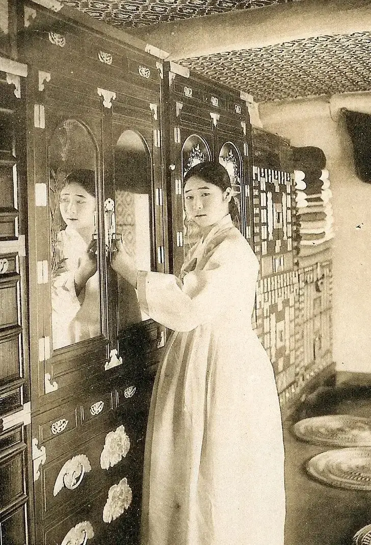 조선시대 기생의 몸단장의 내용을 보여주는 이미지 관련 이미지 4