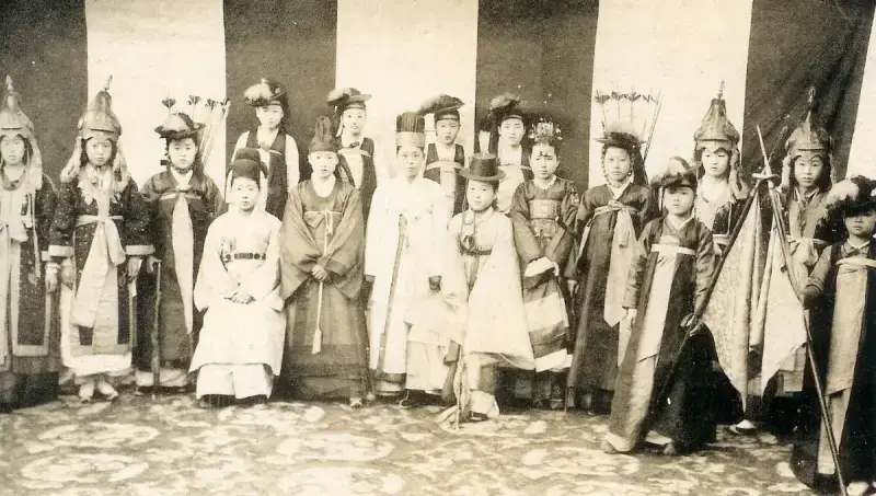 조선시대 기생의 몸단장의 내용을 보여주는 이미지 관련 이미지 9