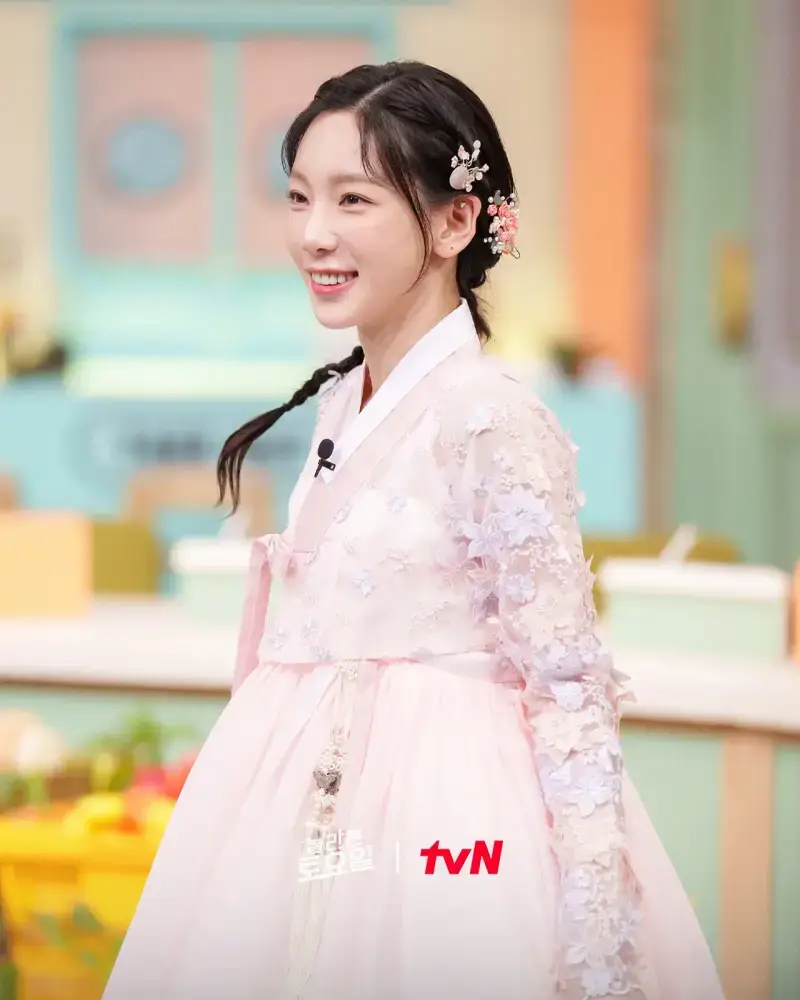 제일 취향인 한복은? (놀토 태연 한복 시리즈)의 내용을 보여주는 이미지 관련 이미지 5