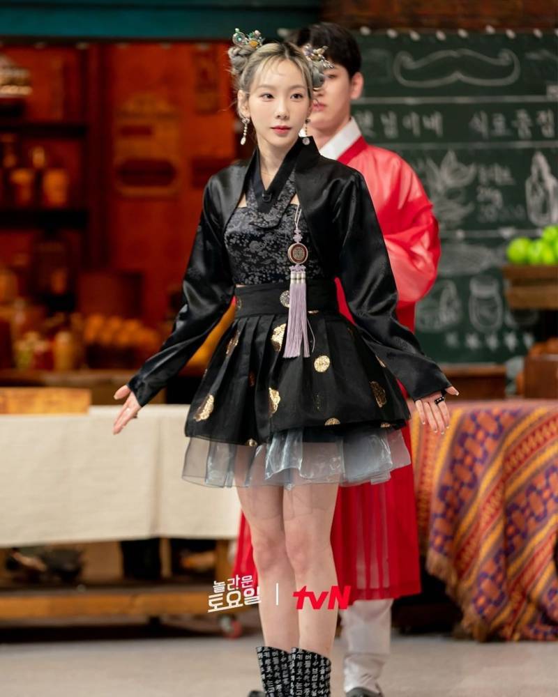 제일 취향인 한복은? (놀토 태연 한복 시리즈)의 내용을 보여주는 이미지 관련 이미지 8