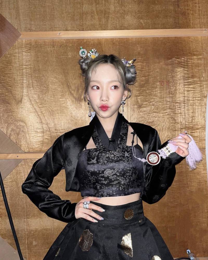 제일 취향인 한복은? (놀토 태연 한복 시리즈)의 내용을 보여주는 이미지 관련 이미지 9