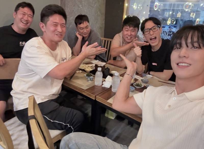 비투비 이민혁과 친구들의 내용을 보여주는 이미지 관련 이미지 2