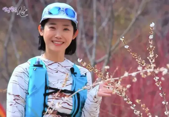 51세 여행가와 49살 교감선생님의 내용을 보여주는 이미지 관련 이미지 2