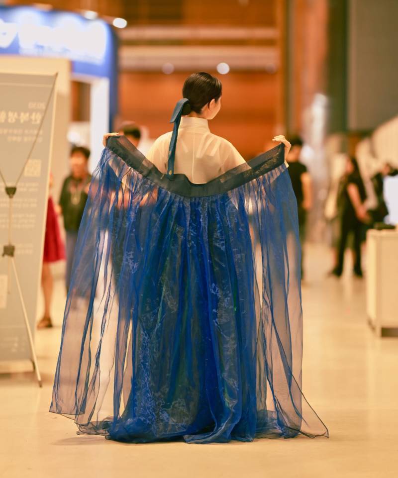 지나갈 때마다 백발백중 곱다고 한다는 한복의 내용을 보여주는 이미지 관련 이미지 2