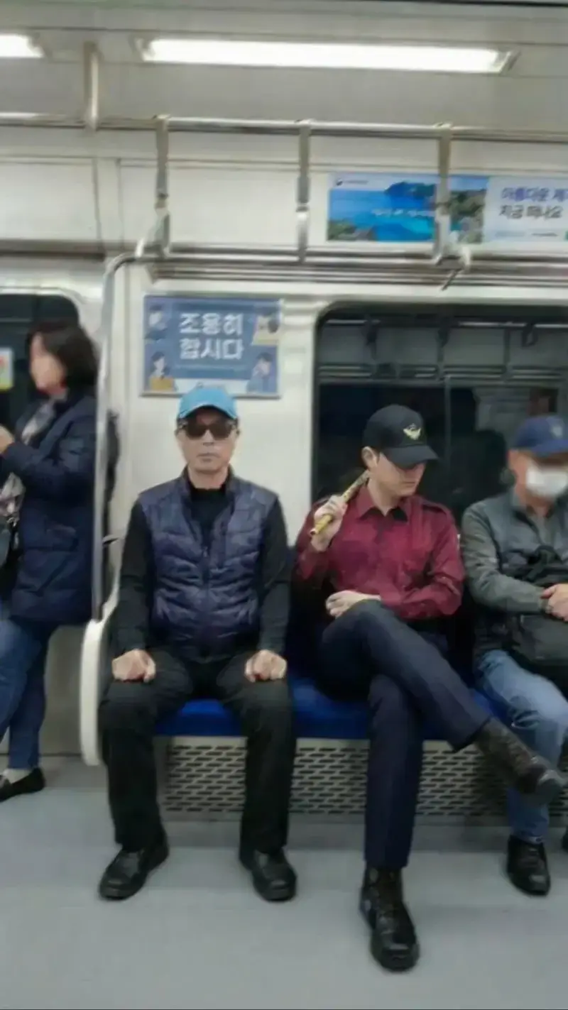 Internet_20260504_193717_17.webp 밈이 되버린 AI 공익 사진들