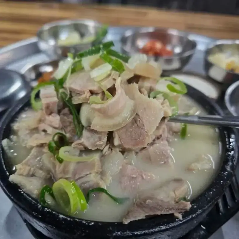 경산에 있다는 미친 국밥집의 내용을 보여주는 이미지 관련 이미지 3