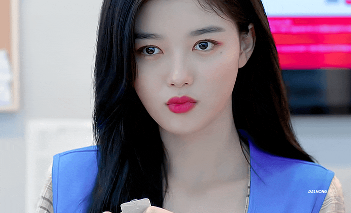 김유정의 인생캐릭터는 뭐라고 생각해?의 내용을 보여주는 이미지 관련 이미지 14