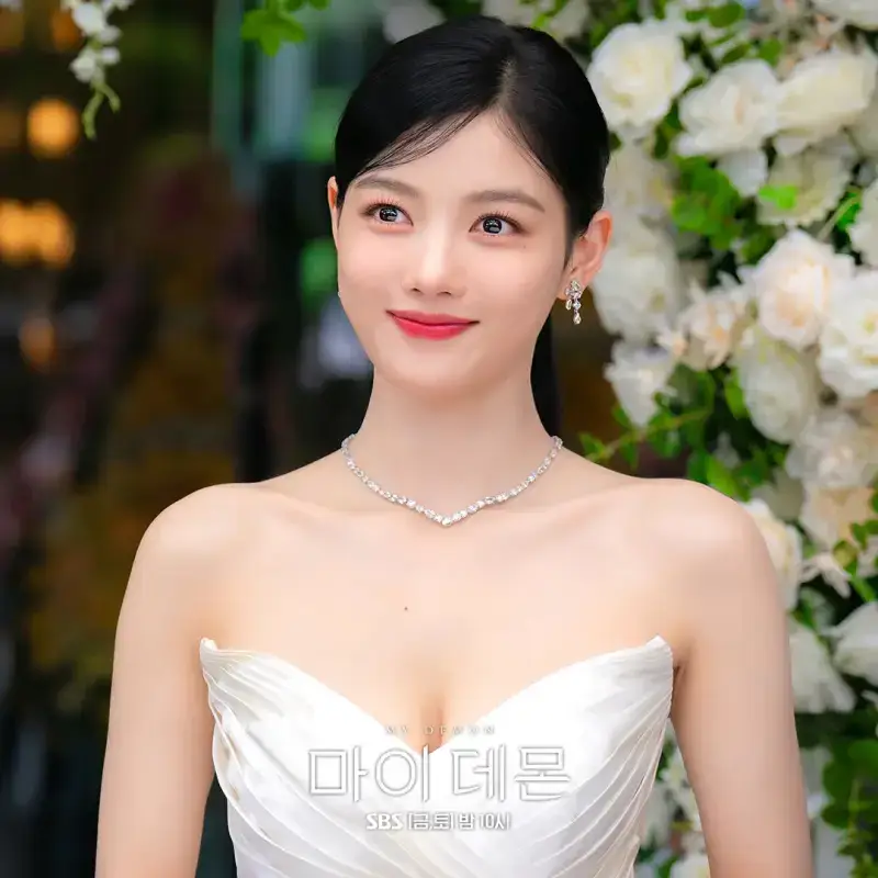 김유정의 인생캐릭터는 뭐라고 생각해?의 내용을 보여주는 이미지 관련 이미지 25