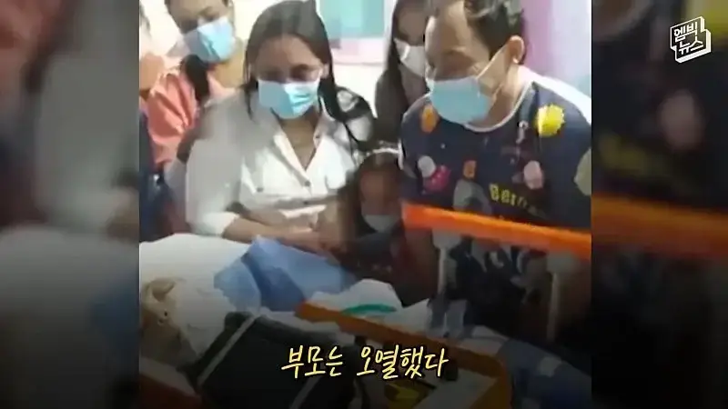 33시간 수술 끝에 얼굴 본 쌍둥이.jpg