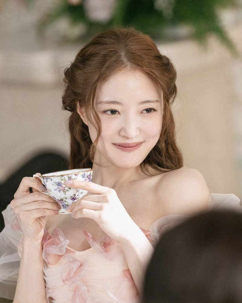 재혼황후 새로운 스틸�의 내용을 보여주는 이미지 관련 이미지 2
