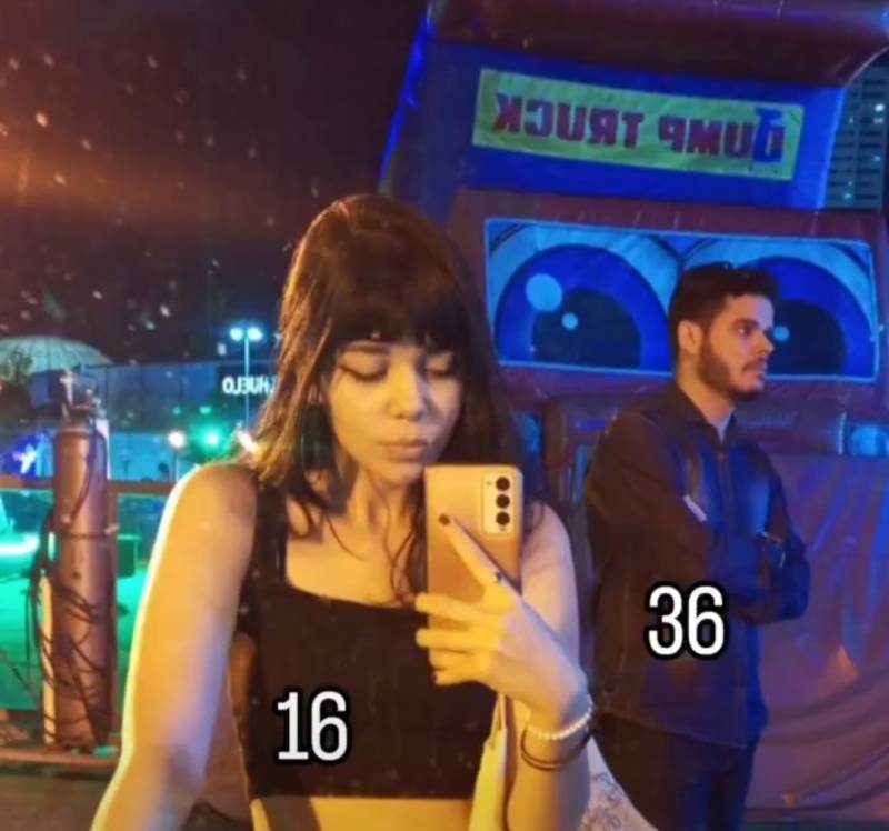 해외에서 귀엽다고 난리난 20살 나이차이의 내용을 보여주는 이미지 관련 이미지 2