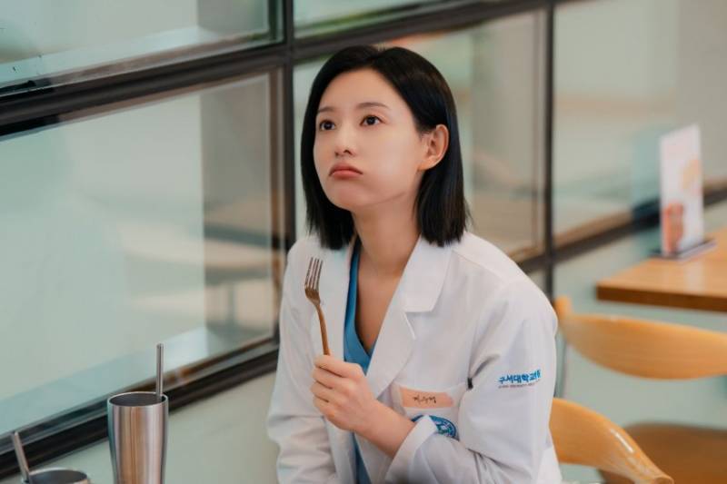 오늘 뜬 김지원 닥터X 스틸�의 내용을 보여주는 이미지