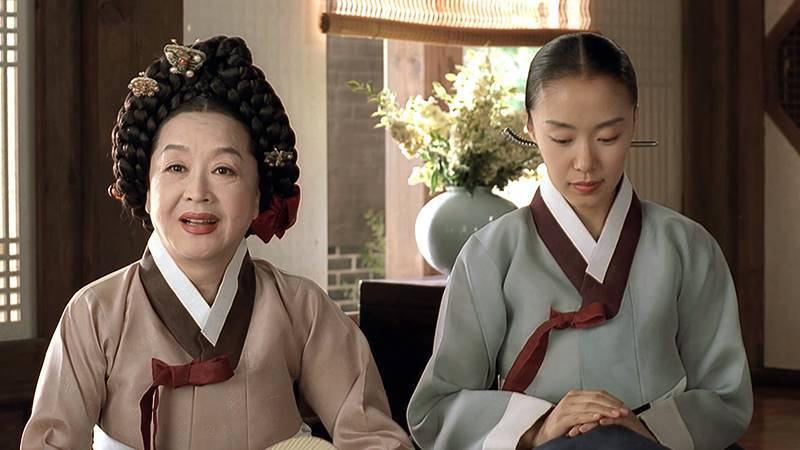 스캔들 숙부인 역의 전도연 모습들의 내용을 보여주는 이미지 관련 이미지 13