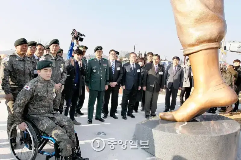 7080906548_486616_4b1d4f5ab107515a11b80f430274dca8-1.jpg K-군대 단 한장으로 요약.jpg