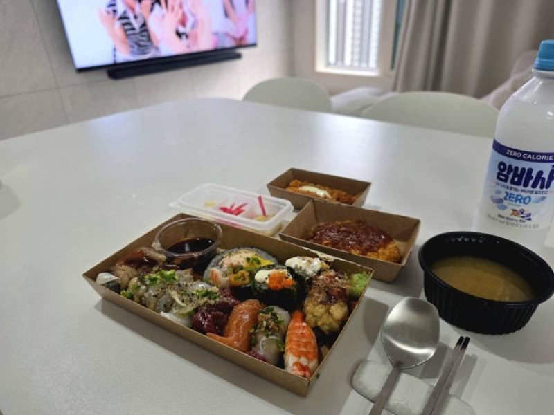 16,000원짜리 배달 초밥 퀄리티의 내용을 보여주는 이미지 관련 이미지 2