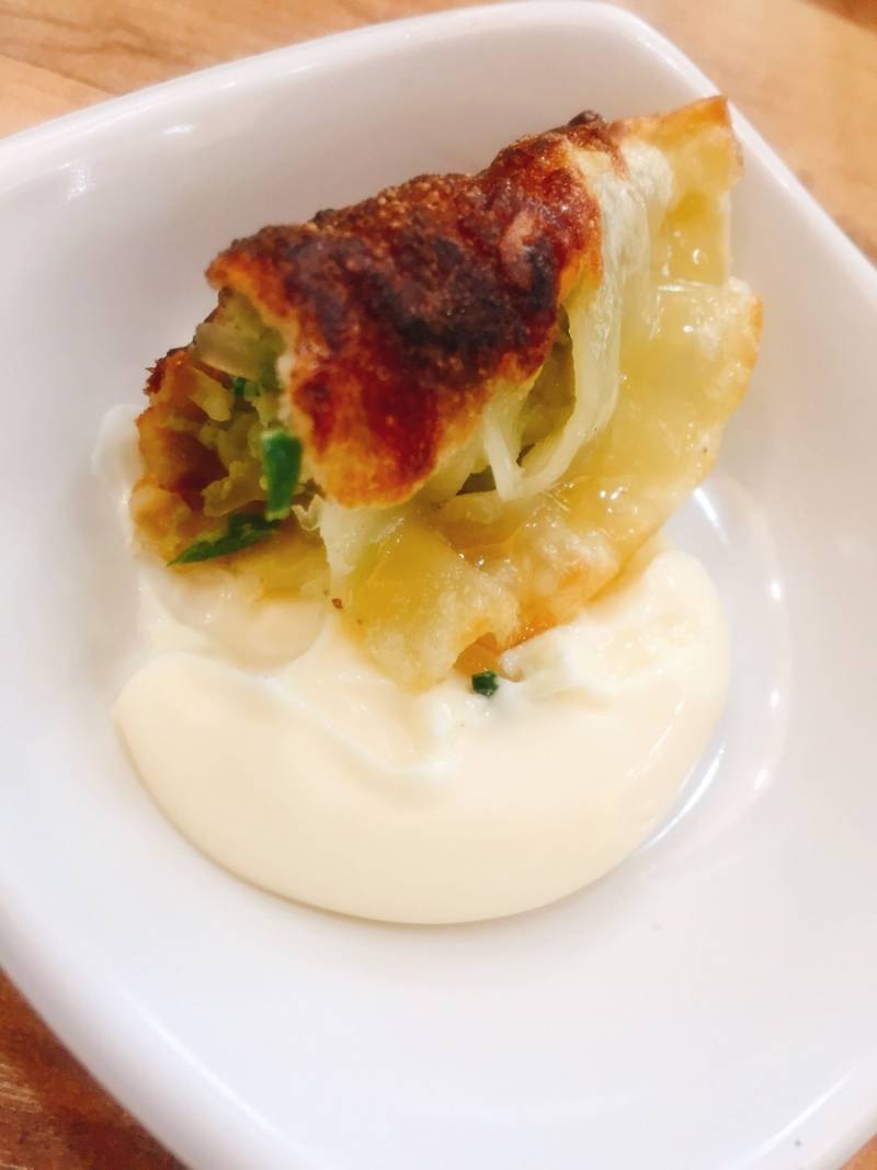 군만두 찍어 먹으면 존맛인거의 내용을 보여주는 이미지 관련 이미지 4