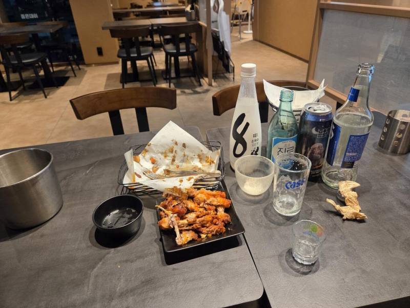 치킨 진짜 이렇게 먹는 사람들 많음?의 내용을 보여주는 이미지 관련 이미지 9