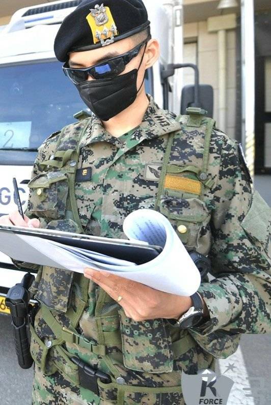 국군 특전사복의 특징과 위장 효과의 내용을 보여주는 이미지 관련 이미지 5