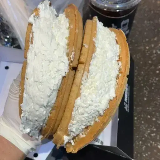 카페인중독에서 젤 인기 많은 와플의 내용을 보여주는 이미지 관련 이미지 4
