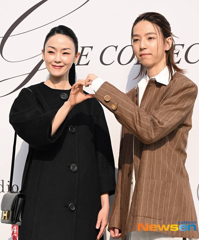 아들이랑 행사 나온 자우림 김윤아의 내용을 보여주는 이미지 관련 이미지 5