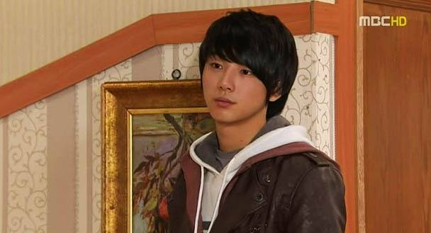 데뷔작부터 터진거 이해가는 2009년 윤시윤 비주얼의 내용을 보여주는 이미지 관련 이미지 5