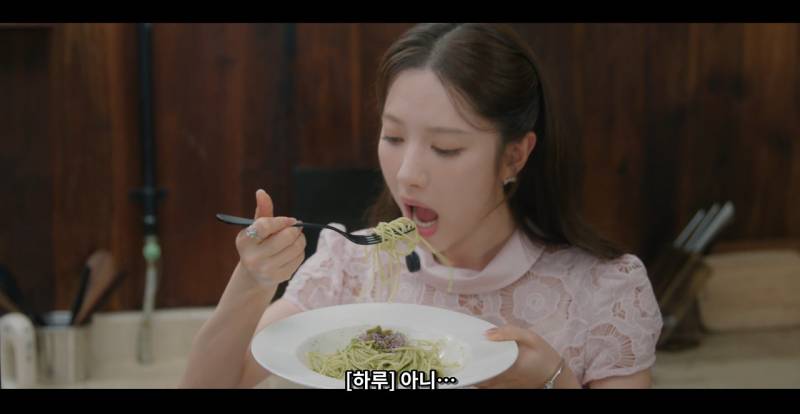 찐남매는 절대 못한다는 서로 밥 먹여주기의 내용을 보여주는 이미지 관련 이미지 10