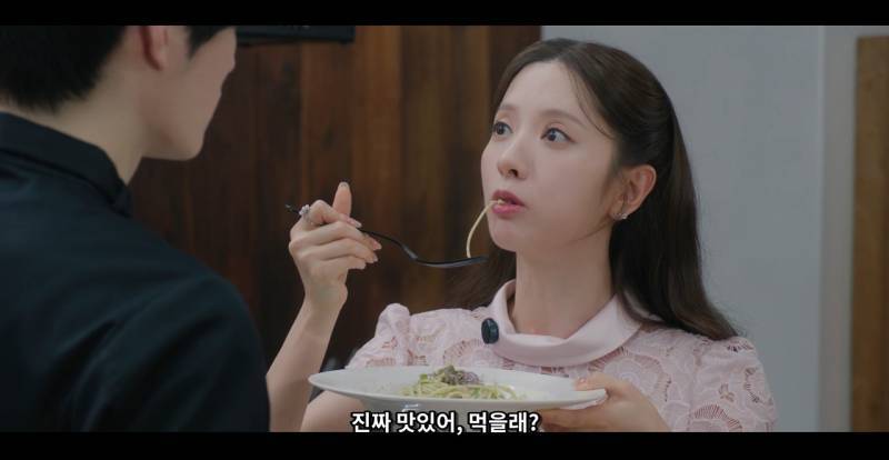찐남매는 절대 못한다는 서로 밥 먹여주기의 내용을 보여주는 이미지 관련 이미지 12