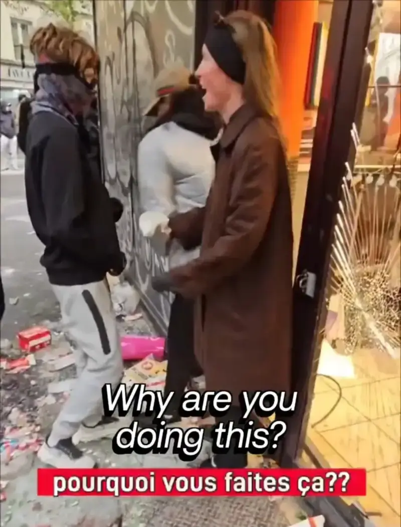 진짜 탈탈 털리는 중인 프랑스 상점들의 내용을 보여주는 이미지 관련 이미지 3