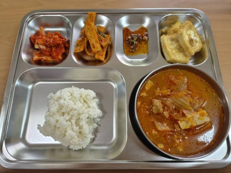 월 4만원 구내식당 퀄리티의 내용을 보여주는 이미지 관련 이미지 2