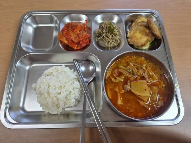 월 4만원 구내식당 퀄리티의 내용을 보여주는 이미지 관련 이미지 3