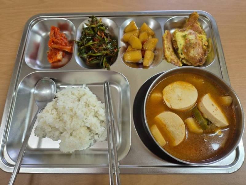 월 4만원 구내식당 퀄리티의 내용을 보여주는 이미지 관련 이미지 4