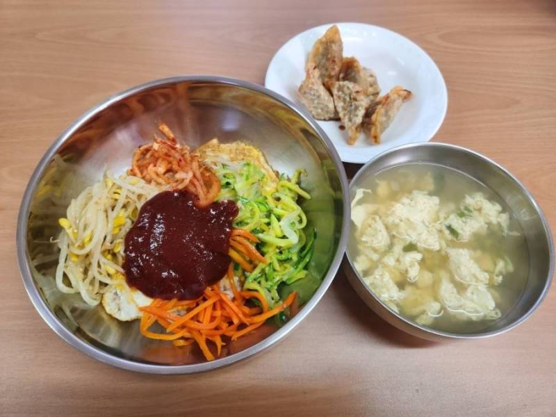 월 4만원 구내식당 퀄리티의 내용을 보여주는 이미지 관련 이미지 9