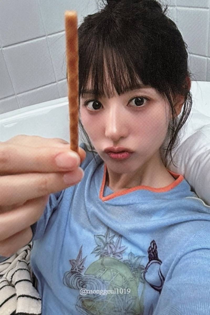김지원 레전드 감다살 포카 미쳤다의 내용을 보여주는 이미지 관련 이미지 4