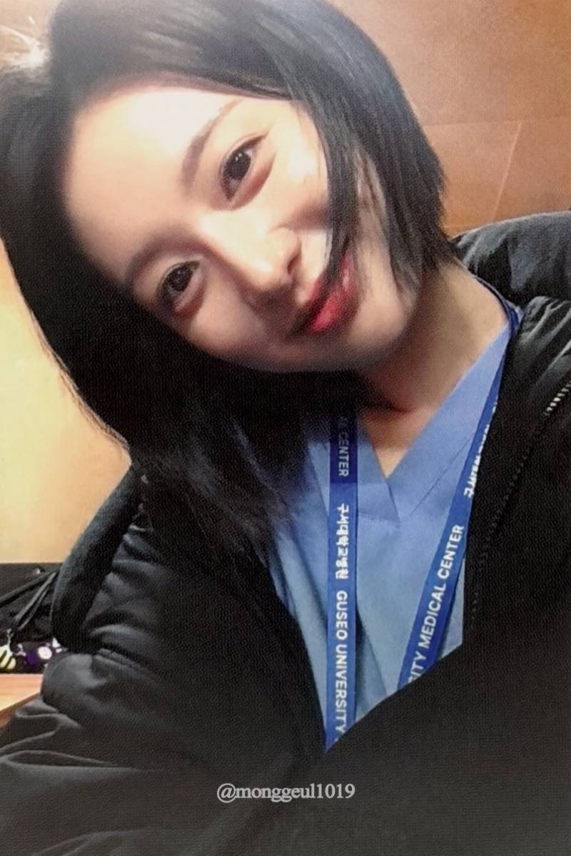 김지원 레전드 감다살 포카 미쳤다의 내용을 보여주는 이미지 관련 이미지 6
