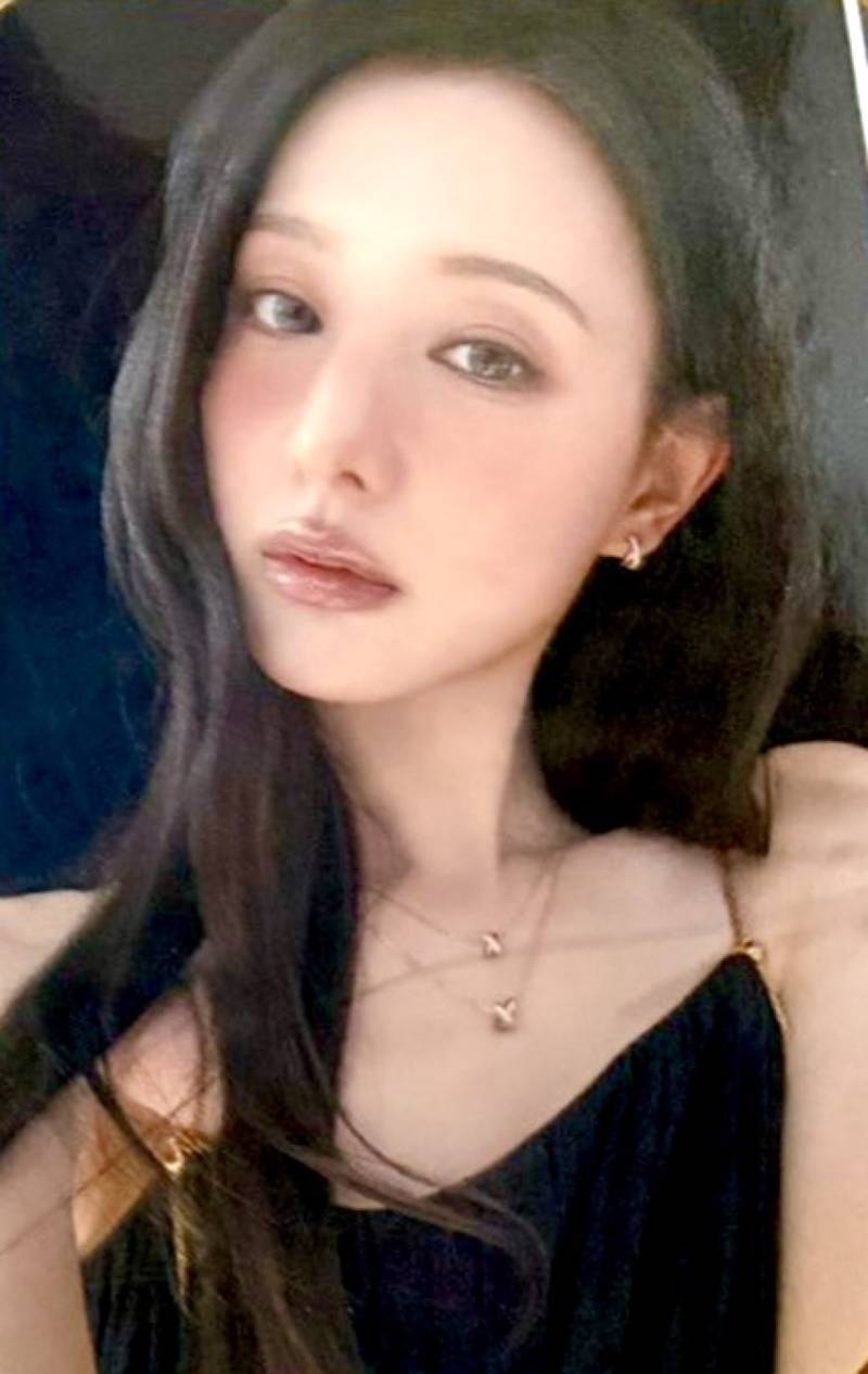 김지원 레전드 감다살 포카 미쳤다의 내용을 보여주는 이미지 관련 이미지 8