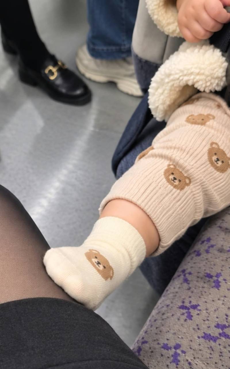 옆자리 남성이 계속 발로 밀어온다의 내용을 보여주는 이미지