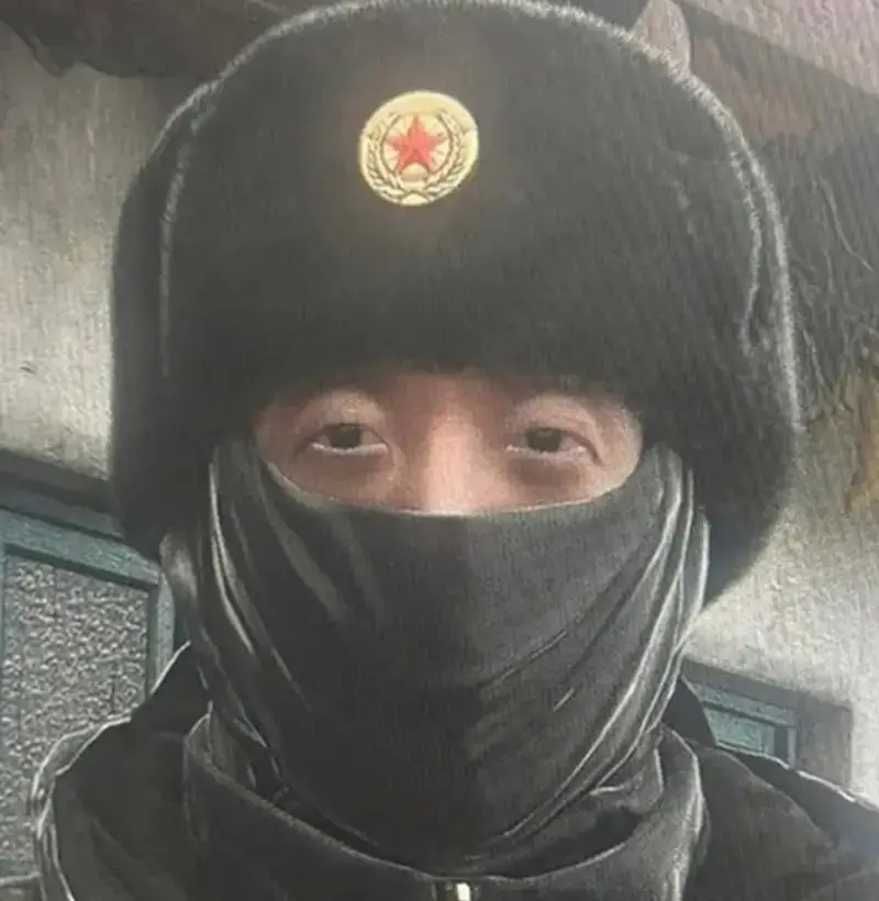 HVoV4b-bMAArSox.jpg