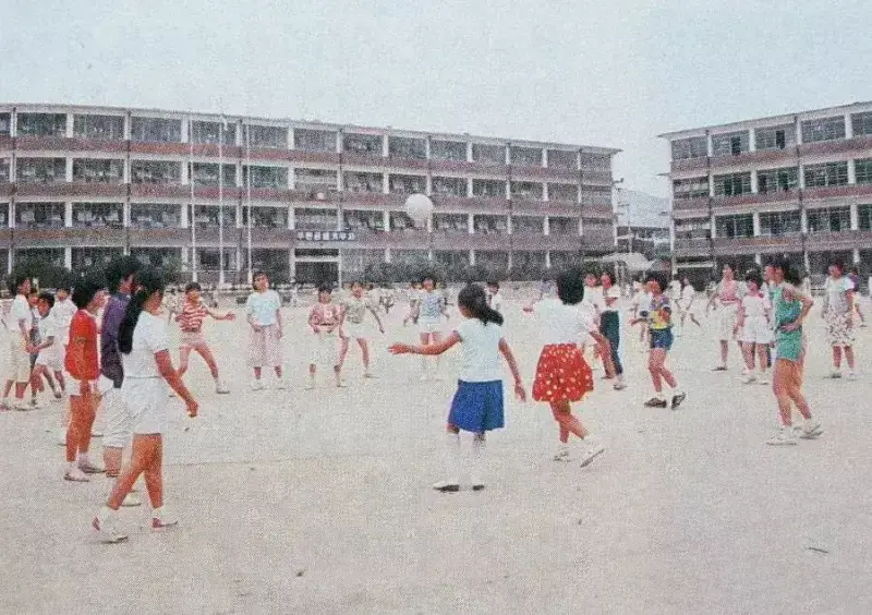 출산율 2~3 찍던 시절 국민학교 모습의 내용을 보여주는 이미지 관련 이미지 2
