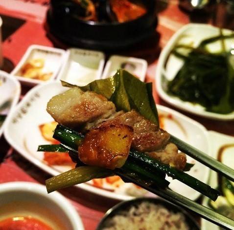 삼겹살이랑 처음 같이 먹었을 때 신세계를 느꼈던 음식의 내용을 보여주는 이미지 관련 이미지 2
