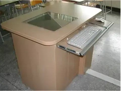 놀랍게도 진짜로 존재했던 컴퓨터 책상의 내용을 보여주는 이미지 관련 이미지 2