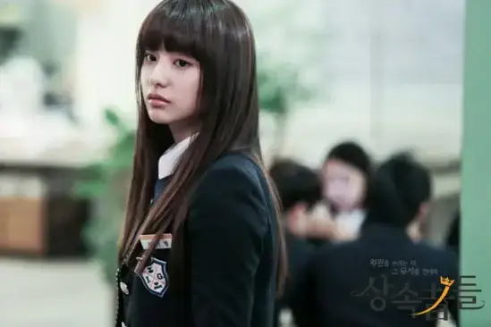 2013년 상속자들 김지원.jpgif의 내용을 보여주는 이미지 관련 이미지 2