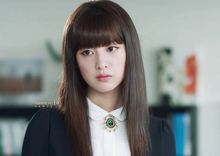 2013년 상속자들 김지원.jpgif의 내용을 보여주는 이미지 관련 이미지 3