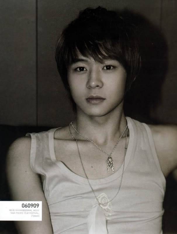 박유천 악마한테 영혼 뺏기기 전 비주얼의 내용을 보여주는 이미지 관련 이미지 4